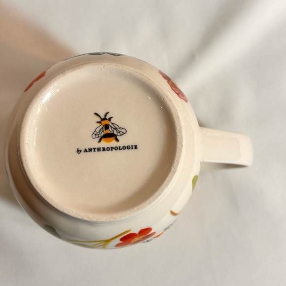 ANTHROPOLOGIE Letter H Embossed Sweetpea Flowers and Bee Ceramic Mug - Picture 6 of 9